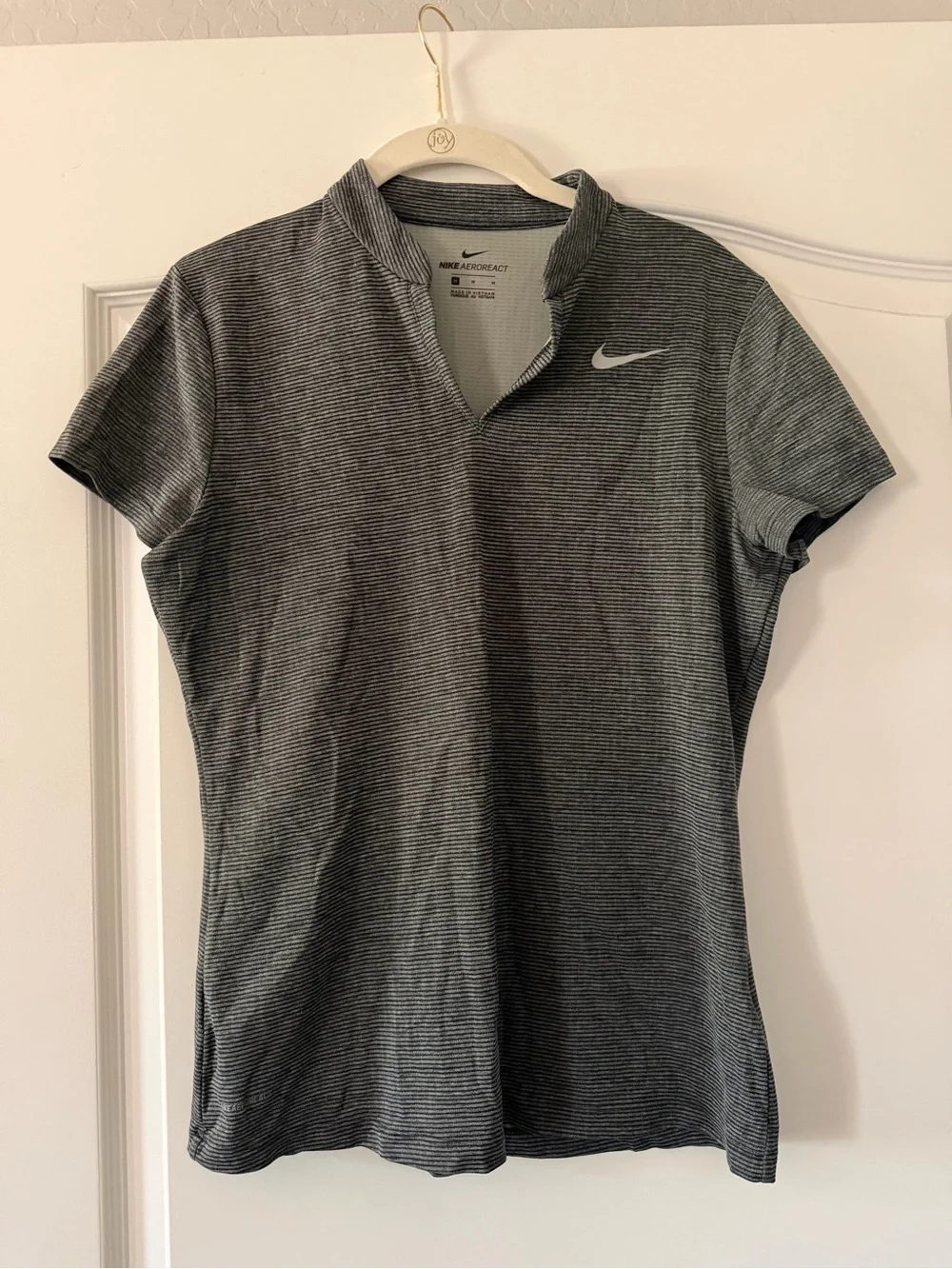Nike Women's Charcoal Heather Short-Sleeve Performance Tee